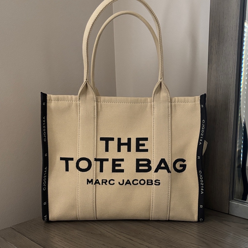 Marc Jacobs Beige and Black Tote Bag